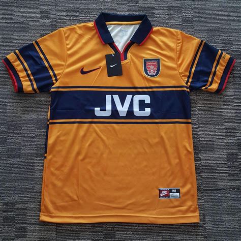 arsenal retro football kits.